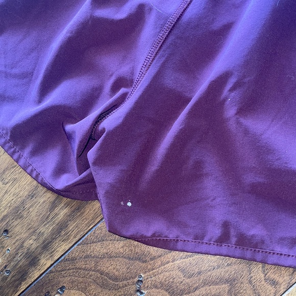 lululemon tracker shorts size 10 - Picture 10 of 13